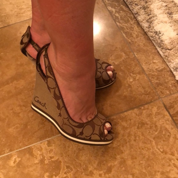 Coach wedge heals - Picture 5 of 7